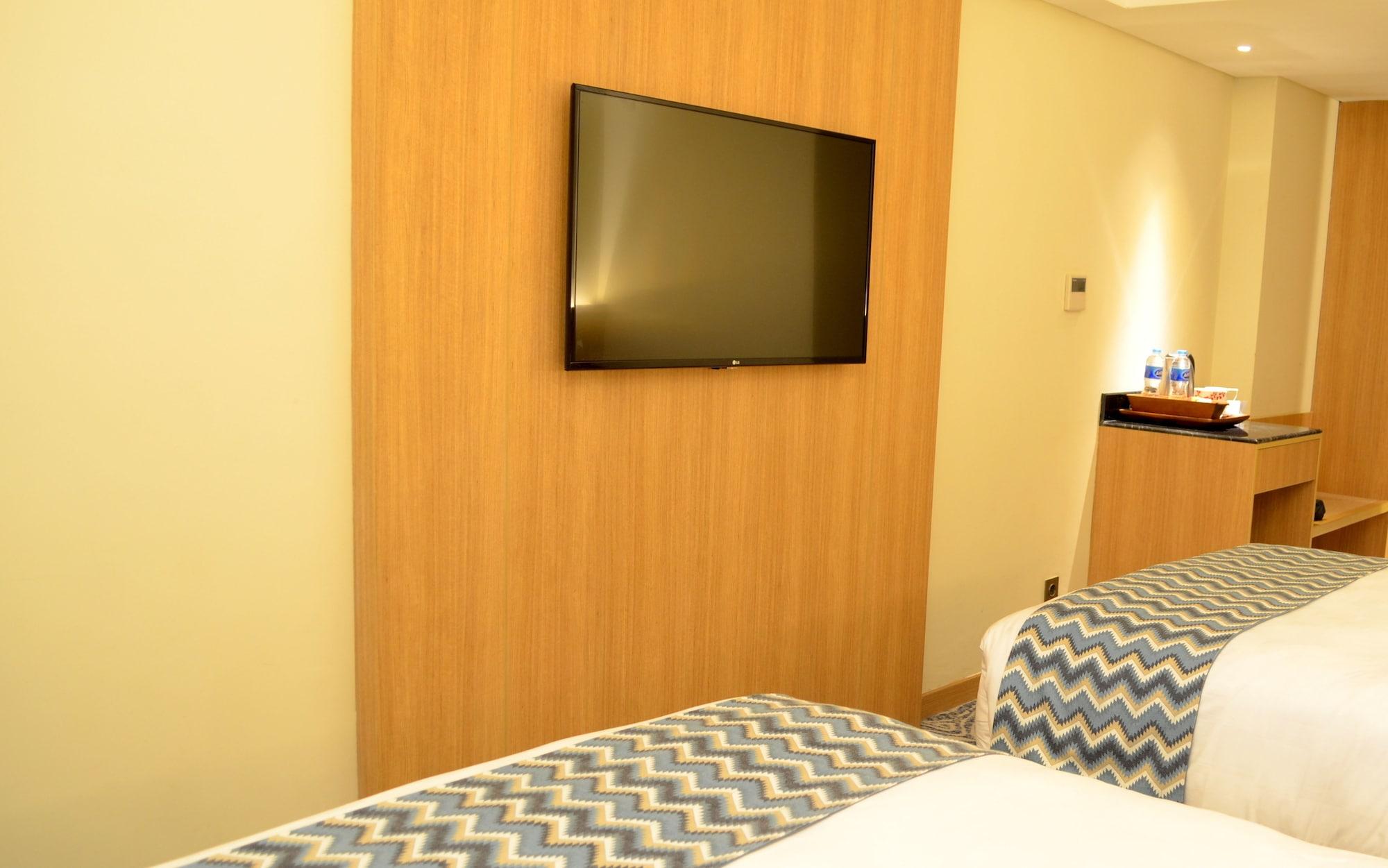 Louis Kienne Hotel Simpang Lima Семаранг Экстерьер фото