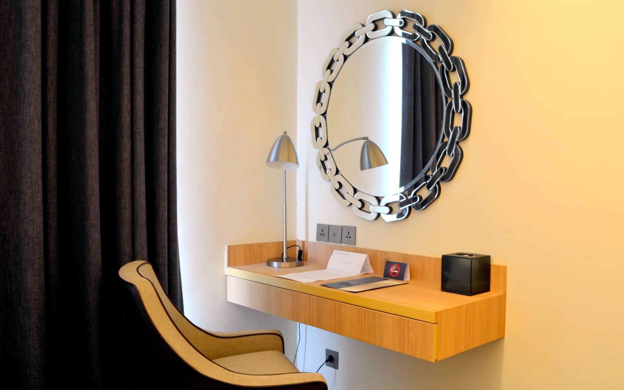 Louis Kienne Hotel Simpang Lima Семаранг Экстерьер фото
