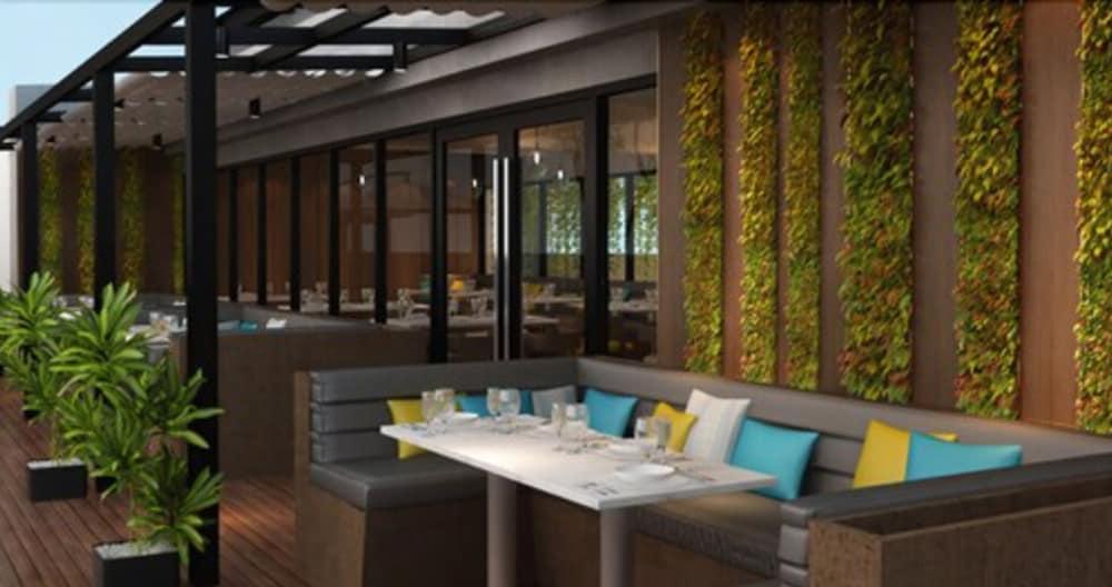 Louis Kienne Hotel Simpang Lima Семаранг Экстерьер фото