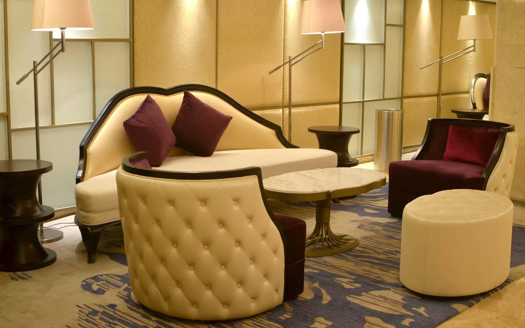 Louis Kienne Hotel Simpang Lima Семаранг Экстерьер фото