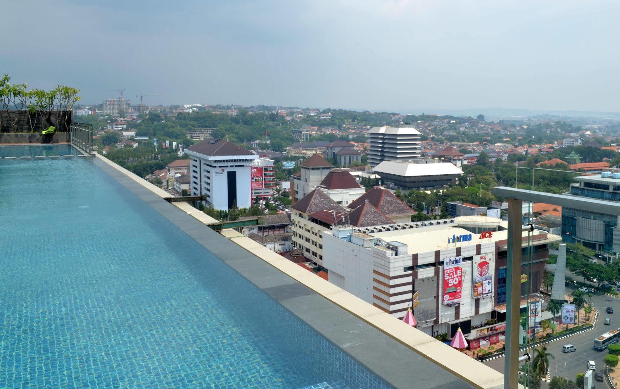 Louis Kienne Hotel Simpang Lima Семаранг Экстерьер фото