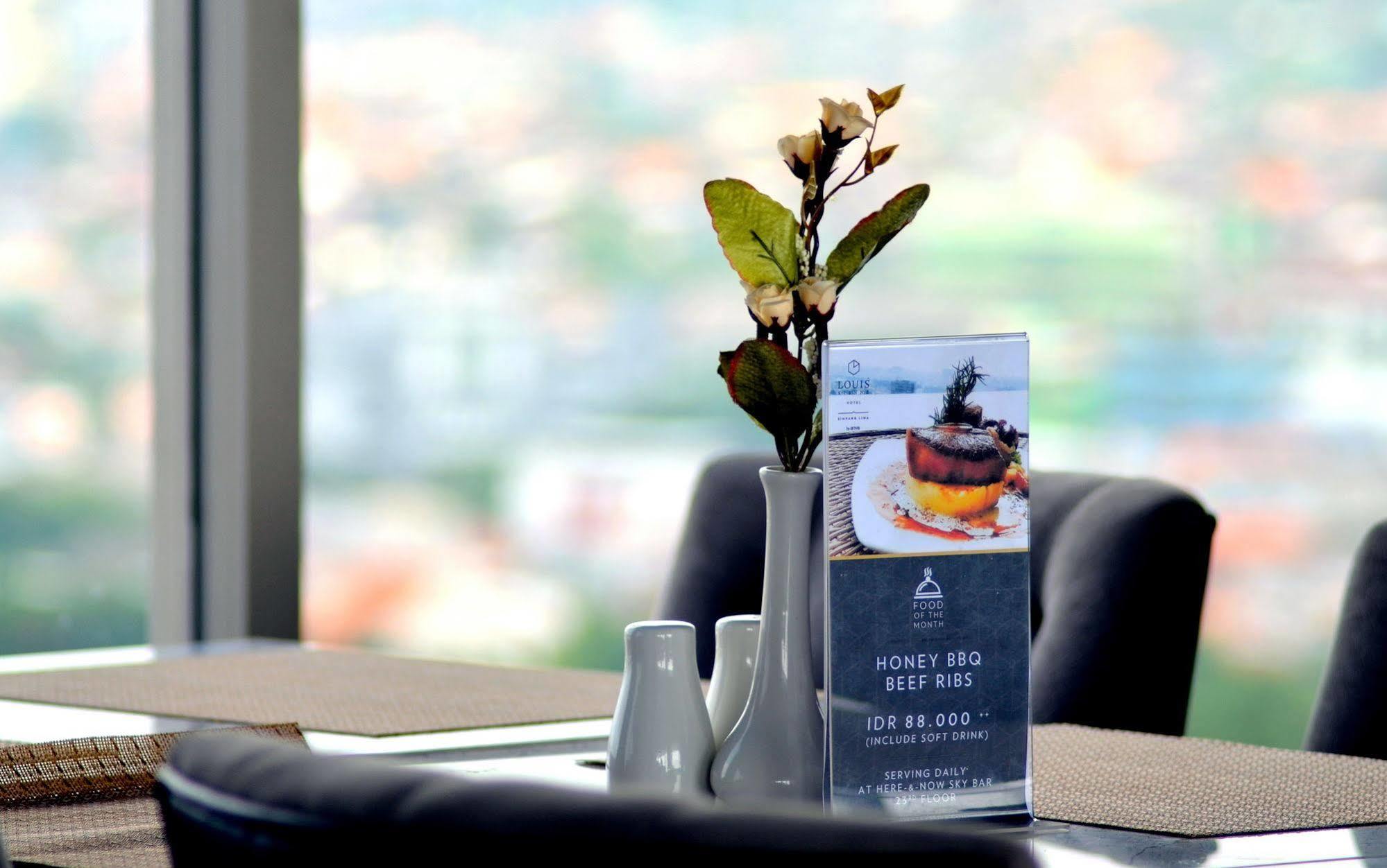 Louis Kienne Hotel Simpang Lima Семаранг Экстерьер фото