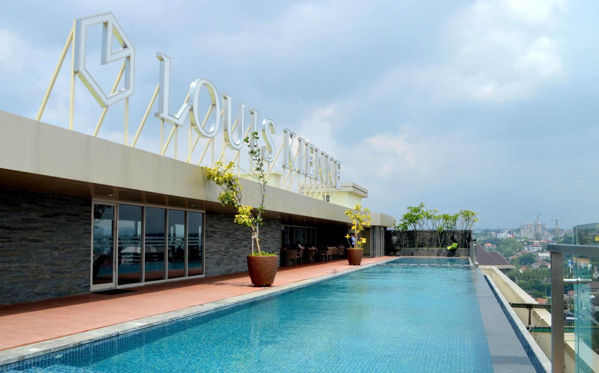 Louis Kienne Hotel Simpang Lima Семаранг Экстерьер фото